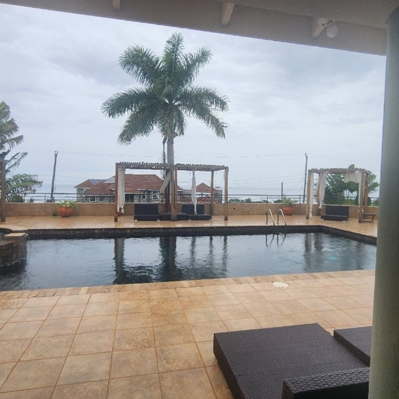 Meet your Posher, Krystle - Picture 12 of 17